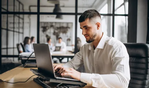 Isca digital: como usar conteúdos gratuitos para atrair alunos